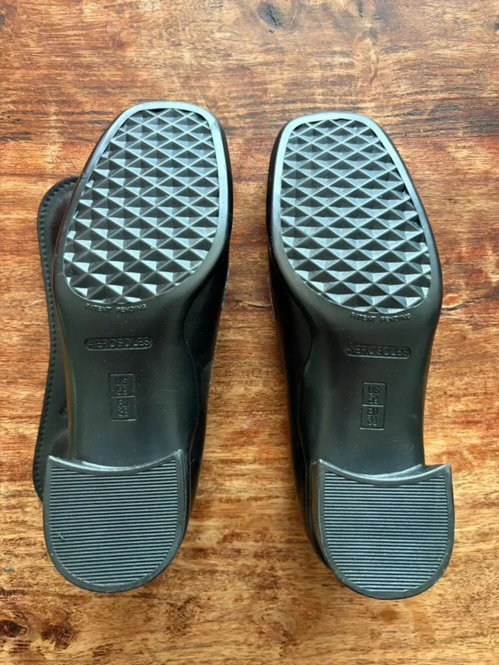 AEROSOLES Black loafer with block heels